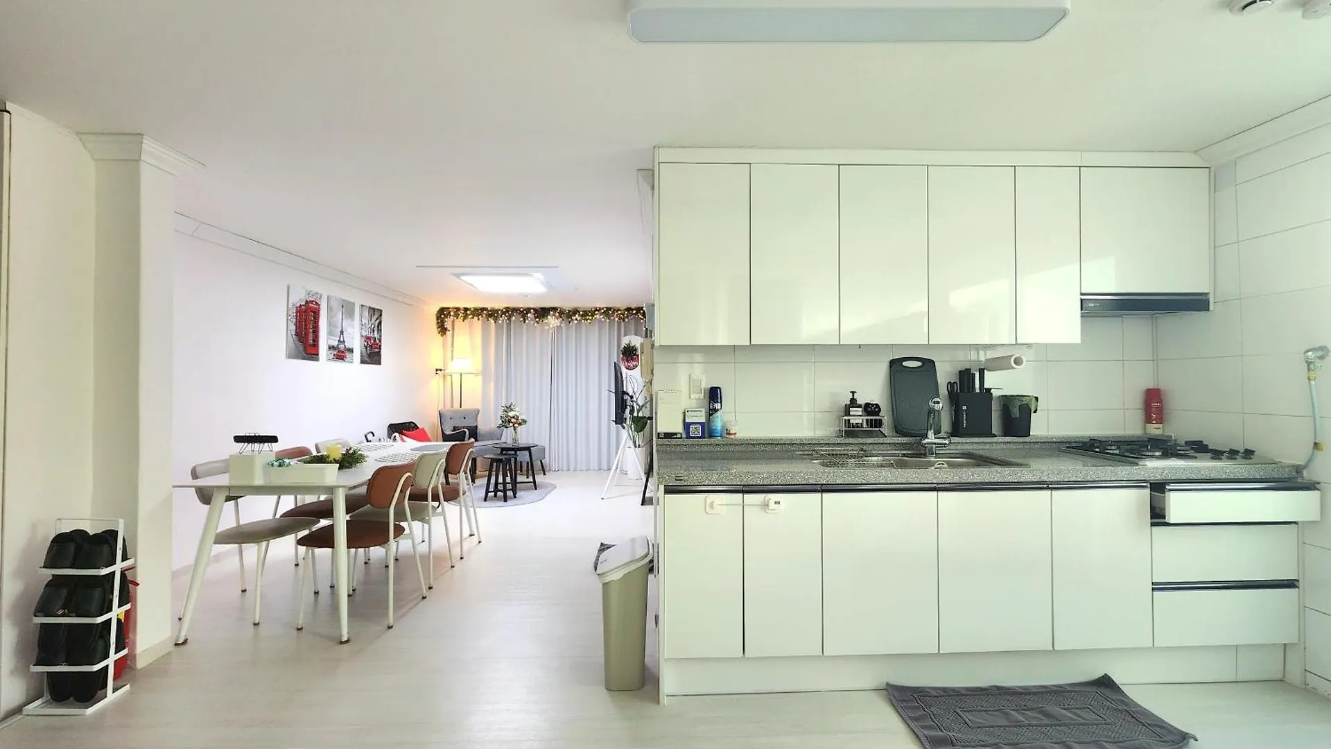 Charm Stay In Seoul, 3R2B, Arex, Digitalmediacitystation 3Minutes, Hongdae 0*, Seoul South Korea